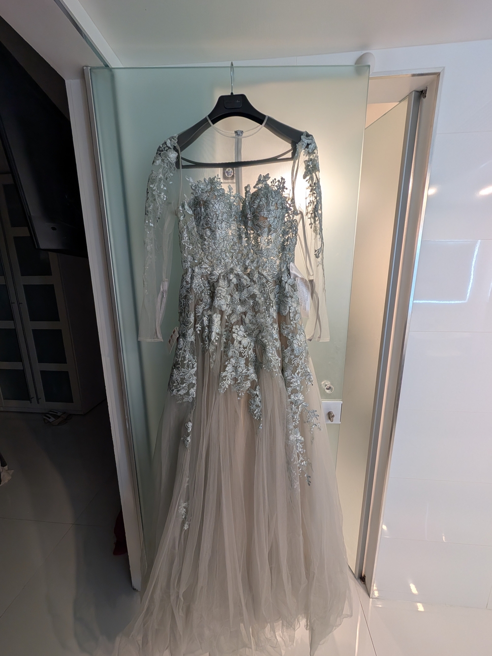 Mac Duggal Metallic Ruffled Illusion Gown – Platinum – Size 6